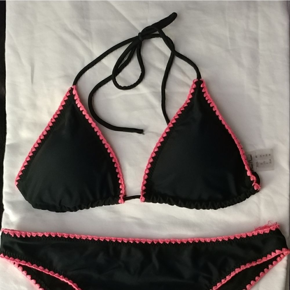Power Flower Bikini - Picture 2 of 4